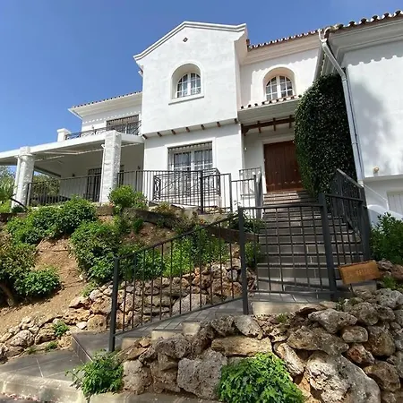 Large Modern Villa With Private Swimming Pool